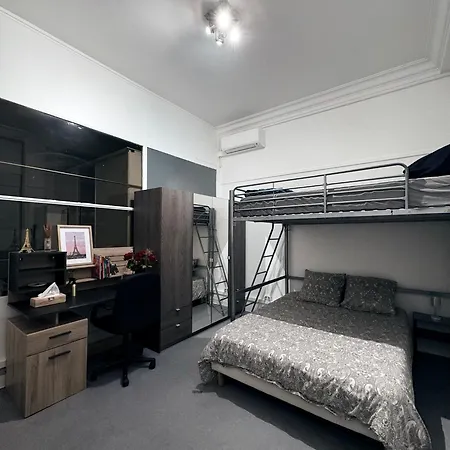 Champs Elysees No 76 Apartment