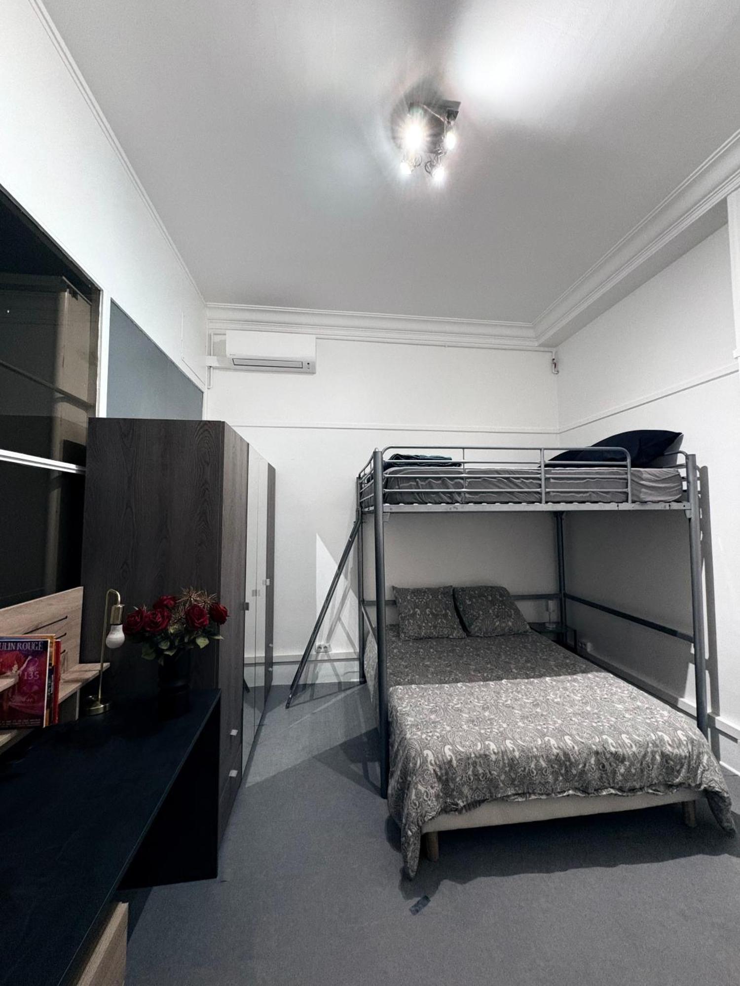 Champs Elysees No 76 *