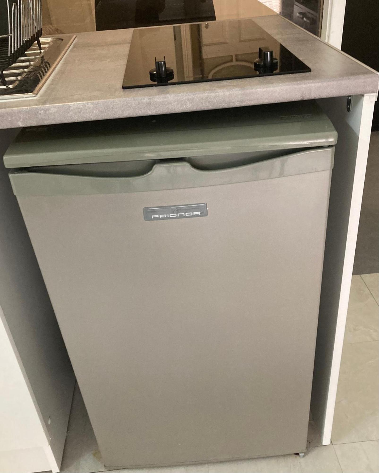 Champs Elysees No 76 *