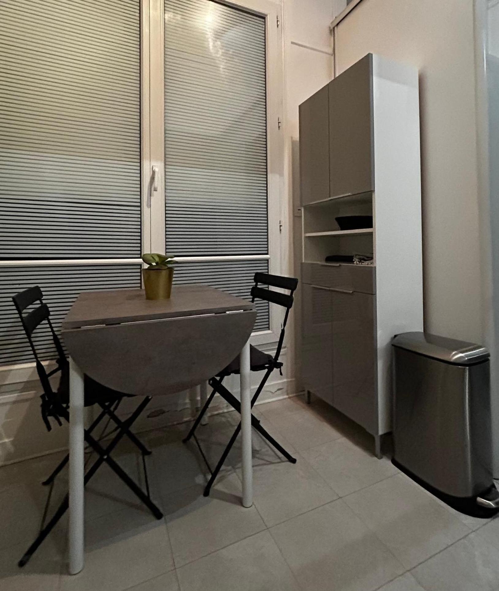 Champs Elysees No 76 * Paris